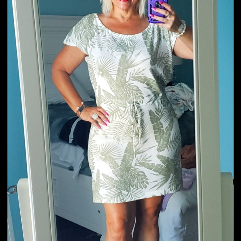 🌴 Tropical Dress